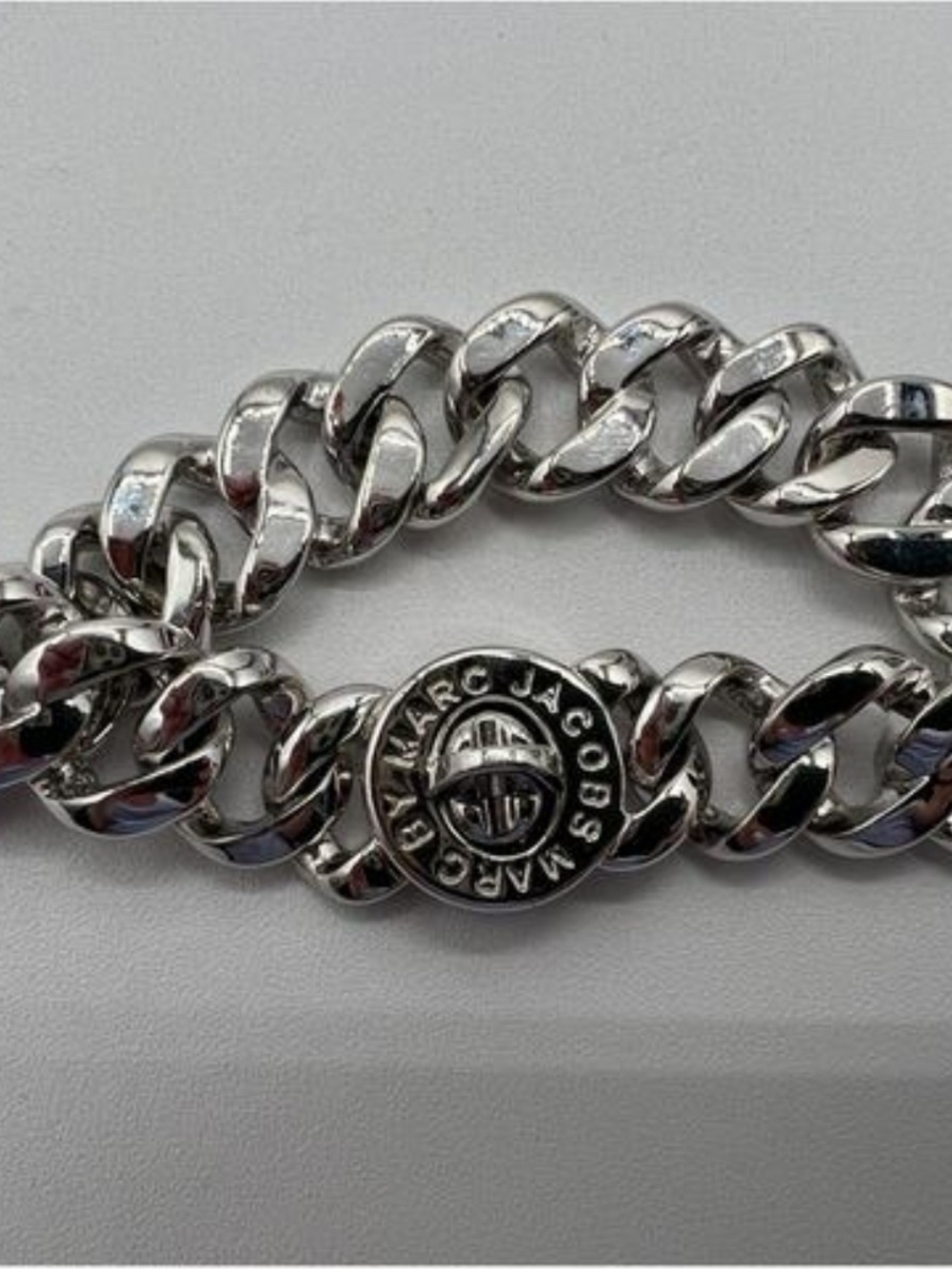Woman Silver Tone LG Braclet - Picture 7 of 7